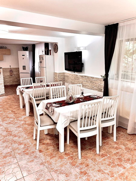 Casa Ador, Breaza, Romania
