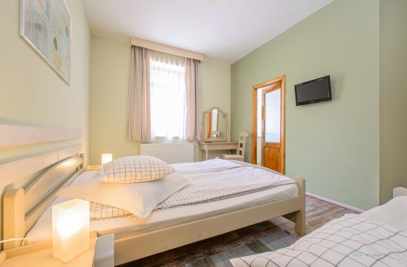 Mango Rooms, Brasov, Romania