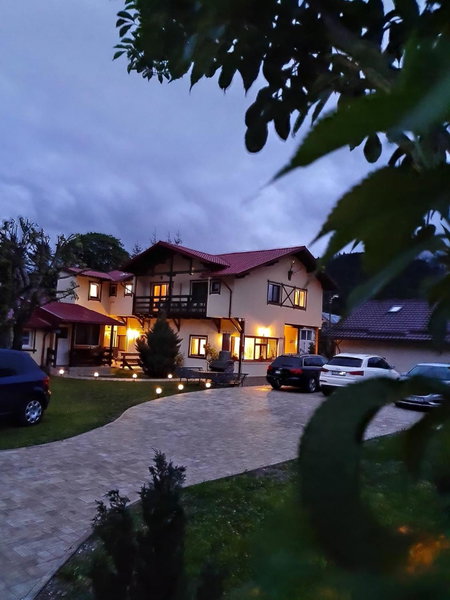 Casa cu Flori, Rasnov, Romania