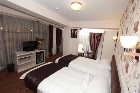 West Plaza Hotel, Sector 6, Romania