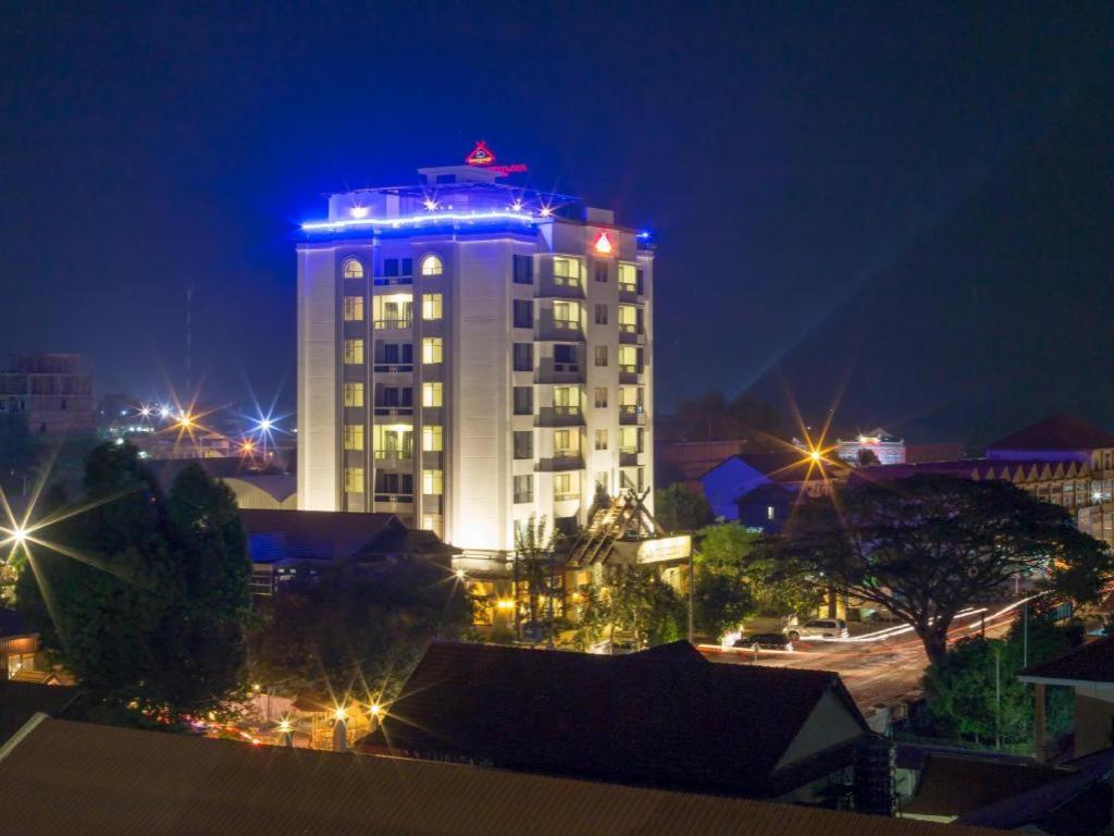 Yeak Loam Hotel, Cambodia