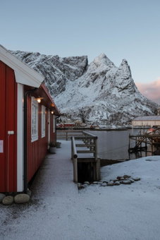 Maybua by May's, Reine, Noruega