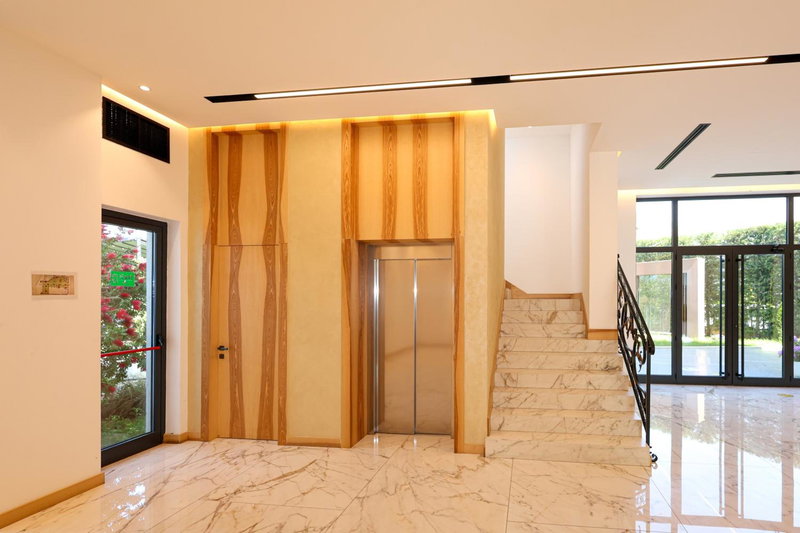 Grand White City Hotel, Berat, Албания