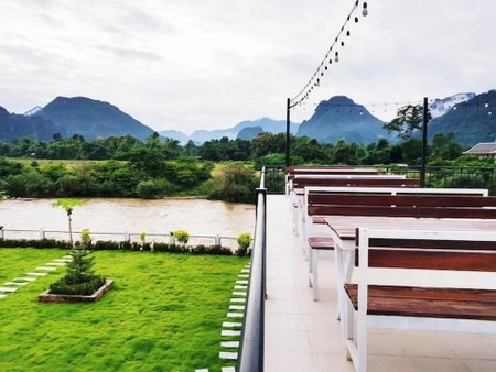 Simon Riverside Hotel, Vang Vieng, Laos