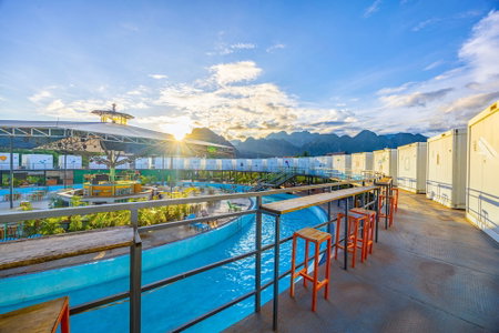 Pool Party Hotel, Vang Vieng, Laos