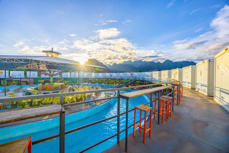 Pool Party Hotel, Vang Vieng, Laos