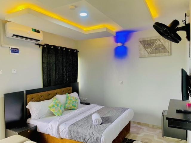New Heights Castle Hotels, Odo Mola, Nigeria