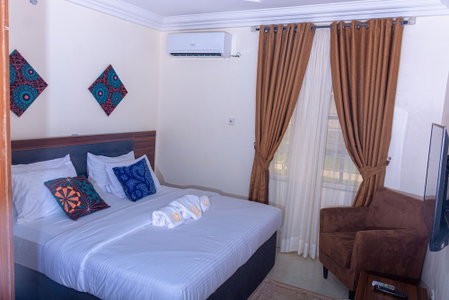 House 7 Resort, Bida, Nigeria
