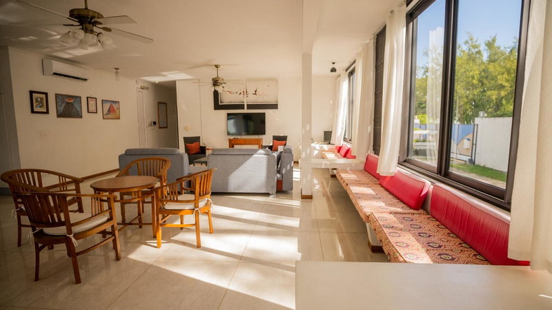 Villa Angelou - Sunlit Beach Getaway with Pool and WIFI, Belle Mare, Mauritius