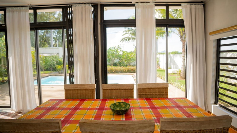 Villa Angelou - Sunlit Beach Getaway with Pool and WIFI, Belle Mare, Mauritius