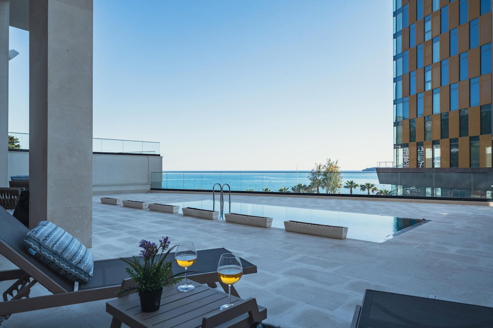 Hotel Invictus, Montenegro