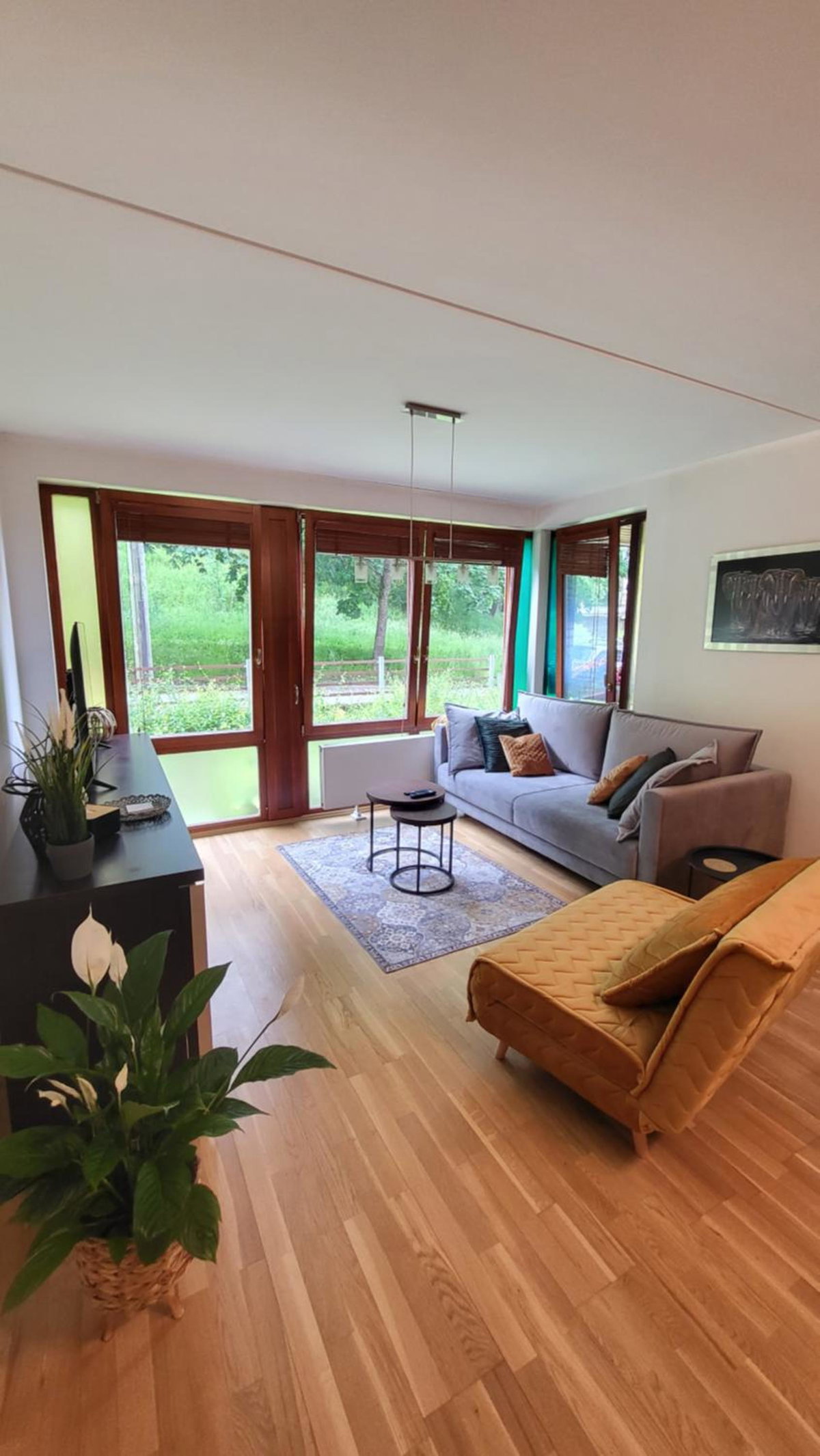 Vallikraavi Home, Estland