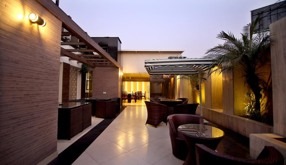 Hotel The Prime Balaji Deluxe, City Centre, With Free Airport Pickup, Indien