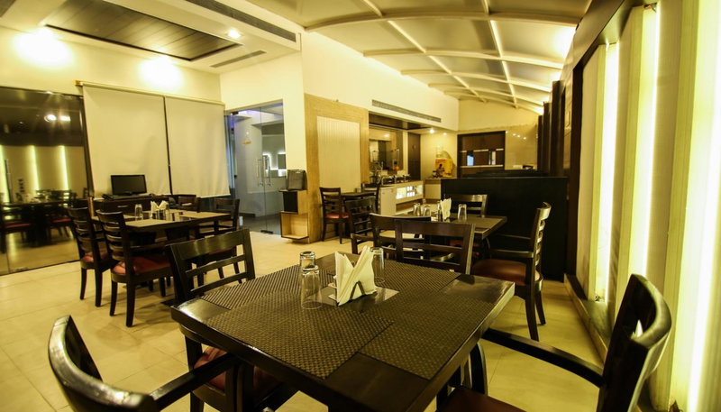 Hotel The Prime Balaji Deluxe, City Centre, With Free Airport Pickup, Delhi, India