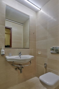 Elphinstone Hotel, Uran, India
