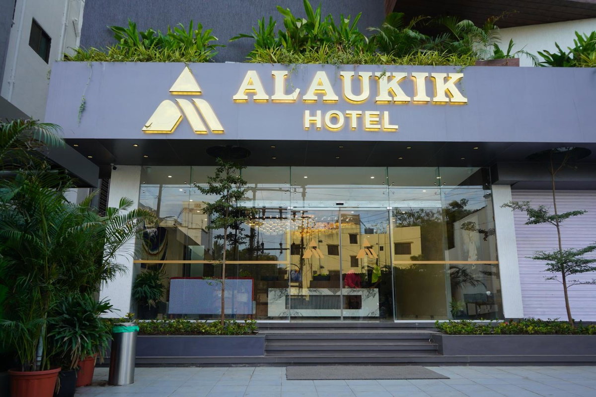 Alaukik Hotel, Inde