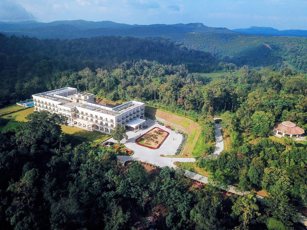 Hotel · Montrose Golf Resort & Spa, Madikeri