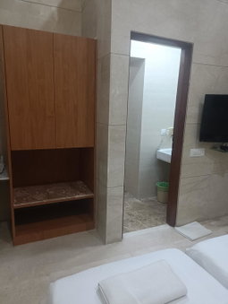 Regent Hotel, Uran, Indien