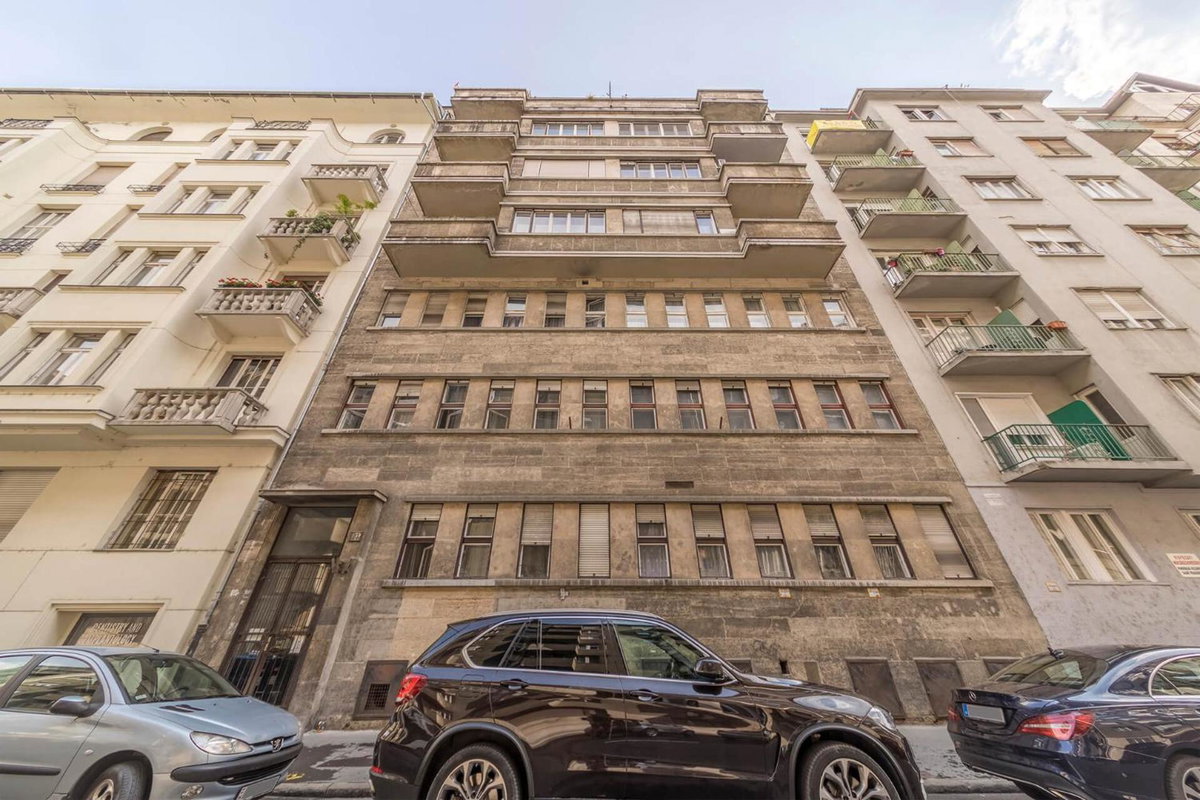 Miso Apartment, Hungary