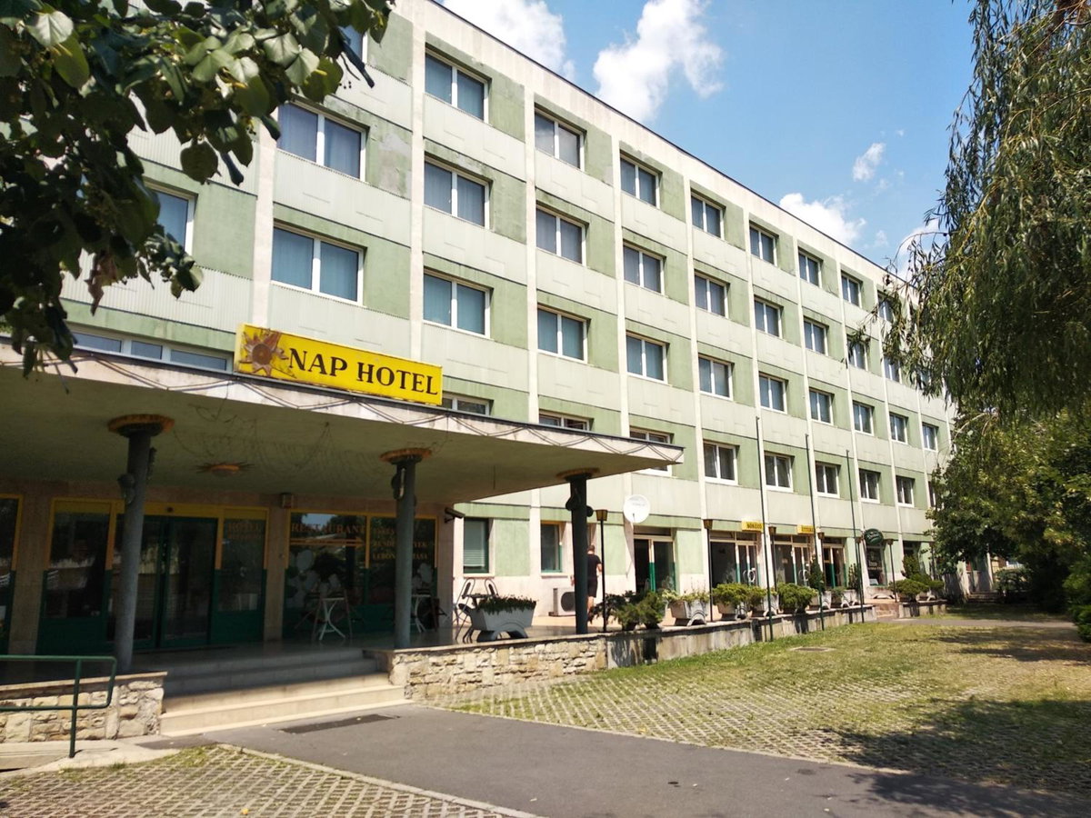 Hotel Nap, Hungary