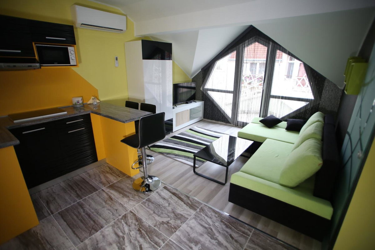 Hotel · Centrum Lux 2 Apartmanok, Kaposvar