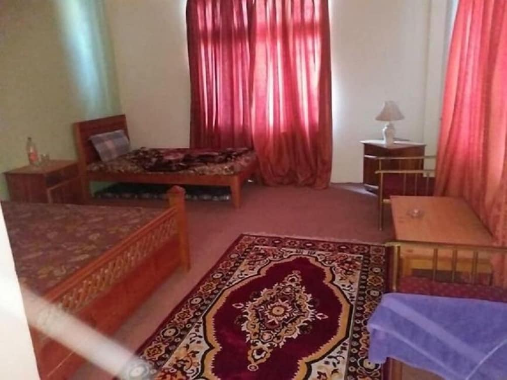Hotel Kehkashan, Пакистан