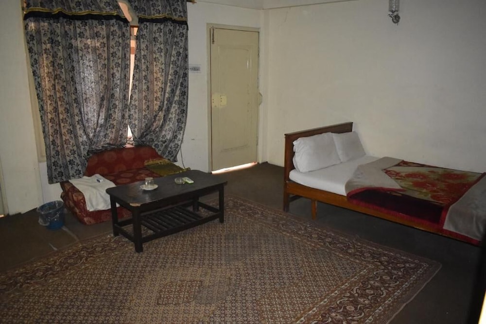 Jamal Hotel, Pakistan