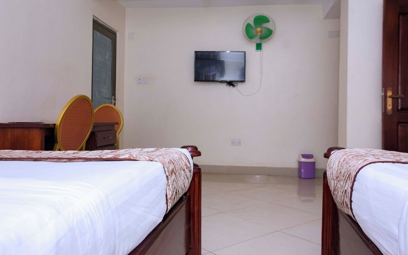 G-One, Kampala, Уганда