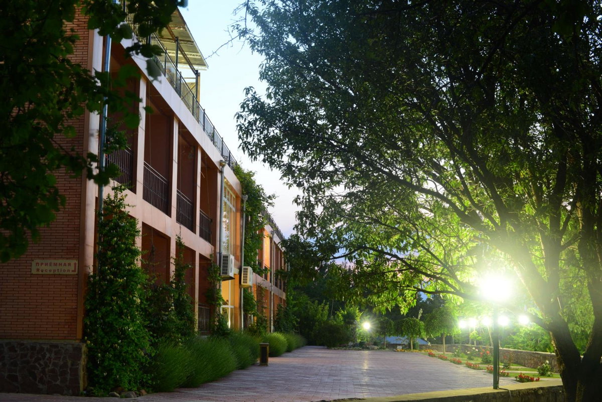 Hotel · Avenue Park Hotel, Yusufkhona