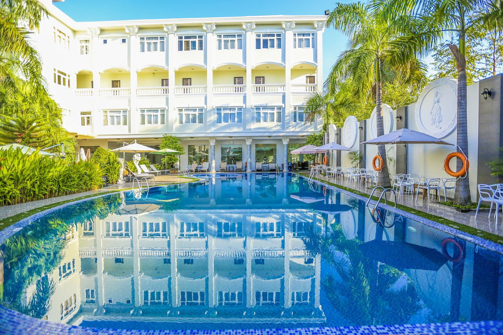 Отель · Eden Plaza Danang, Дананг