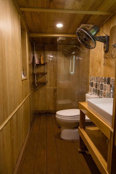 Lan Ha Floating Homestay, Cat Ba, Vietnam