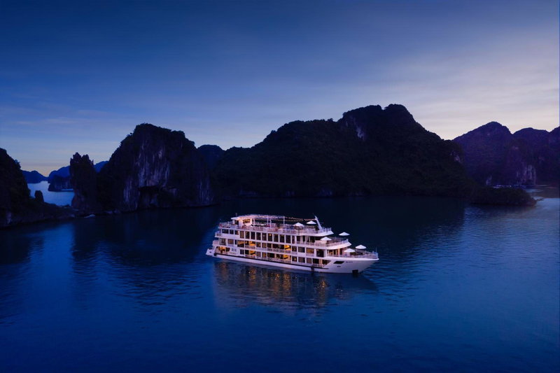 Hermes Cruises, Ha Long, Vietnam