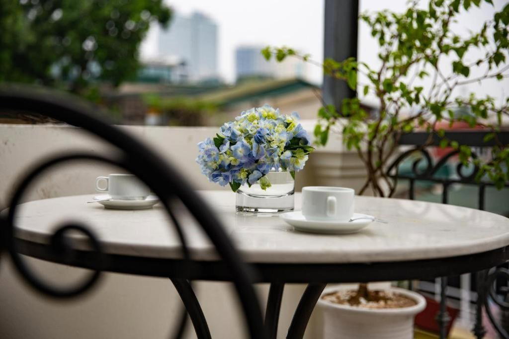 Hotel · Hanoi Lakeside Premium Hotel & Travel, Hanoi