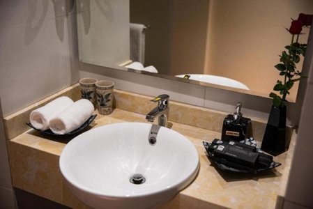 Hanoi Lakeside Premium Hotel & Travel, Hanoi, Vietnam