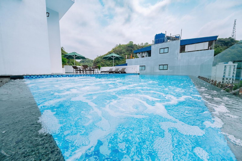 Sand Hotel, Cat Ba, Việt Nam