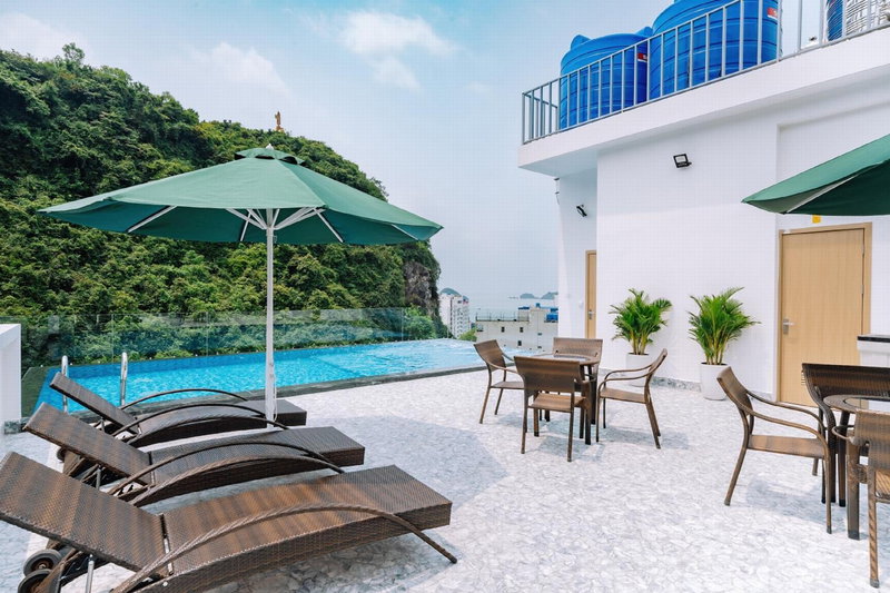 Sand Hotel, Cat Ba, Việt Nam