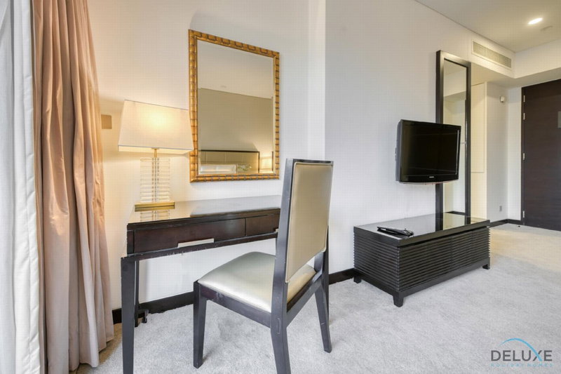 Regal Studio at The Address Residences Dubai Marina by Deluxe Holiday Homes, Dubai, United Arab Emirates