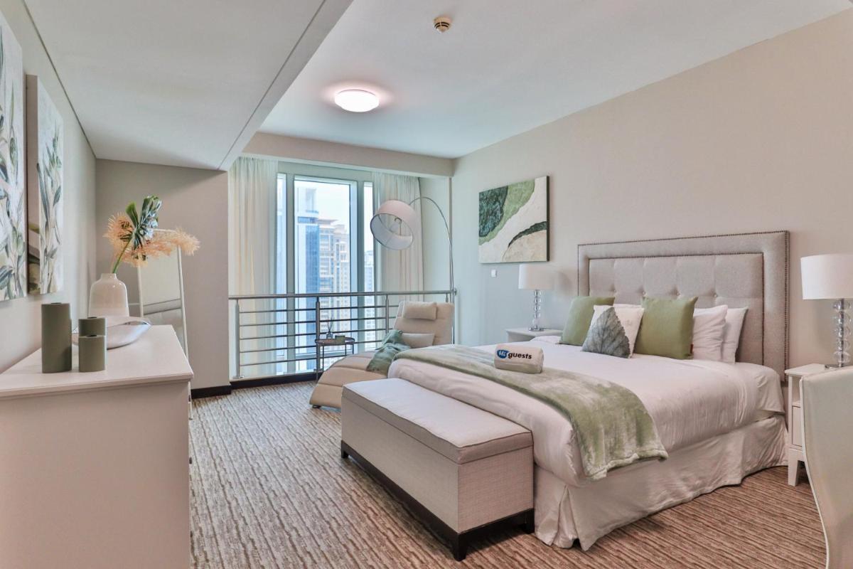 Hotel · HiGuests - Fabulous Duplex With Breathtaking Lake Views, Dubai
