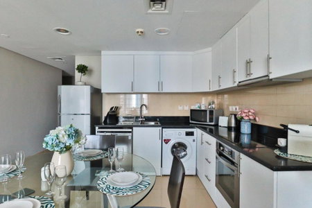 HiGuests - Fabulous Duplex With Breathtaking Lake Views, Dubai, United Arab Emirates