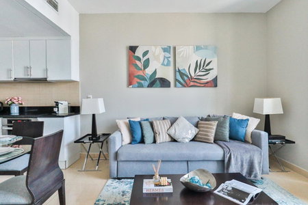 HiGuests - Fabulous Duplex With Breathtaking Lake Views, Dubai, United Arab Emirates