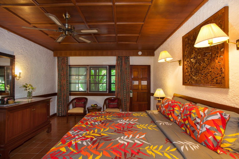 Tropica Bungalow Beach Hotel, Kathu, Таиланд