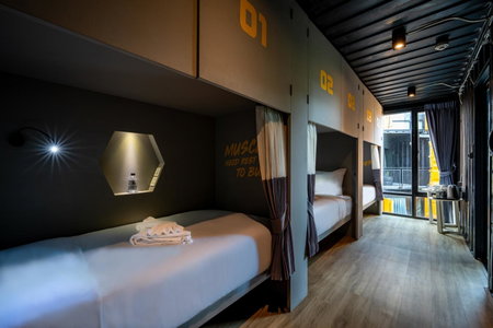 Hivetel Phuket, Ban Chalong, ประเทศไทย