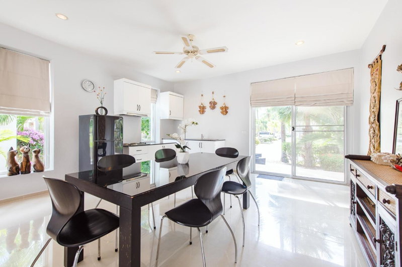 The Beach Village Resort, Sam Roi Yot, ประเทศไทย