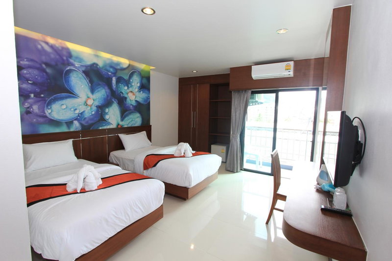 The Crystal Beach Hotel, คาทุ, ประเทศไทย