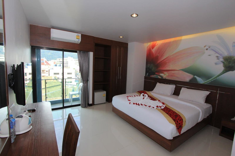 The Crystal Beach Hotel, คาทุ, ประเทศไทย
