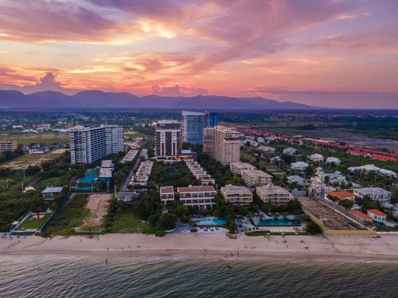 Baba Beach Club Hua Hin Luxury Pool Villa by Sri panwa, Cha-am, Tailandia