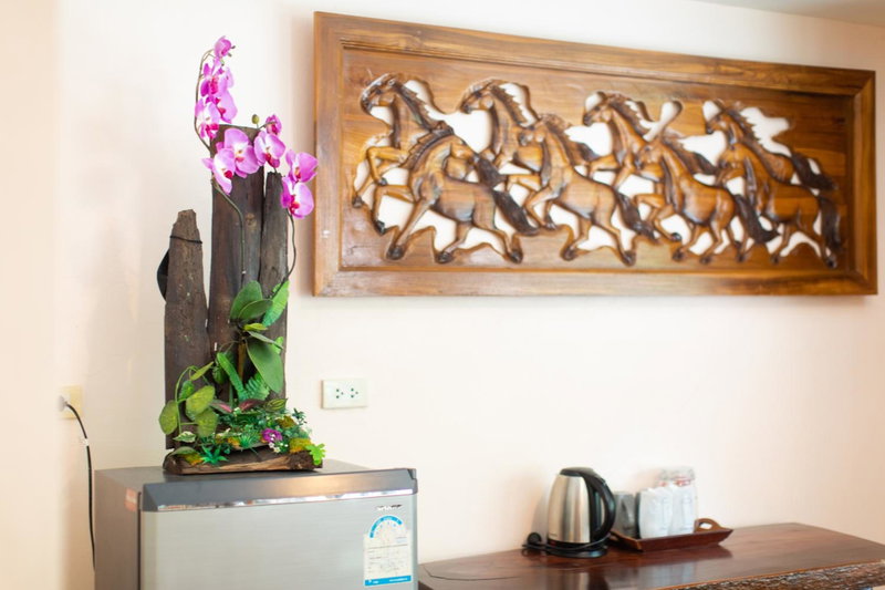 Naiyang Discovery Beach Resort, คาทุ, ประเทศไทย