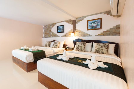 Naiyang Discovery Beach Resort, คาทุ, ประเทศไทย
