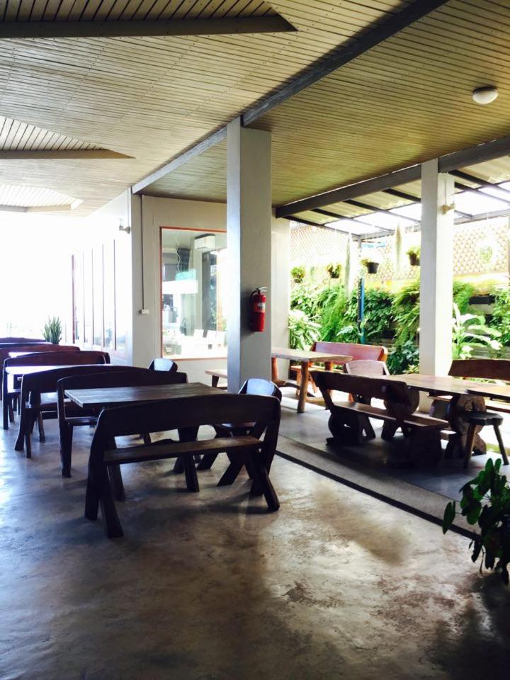 Prachuap Beach Hotel, Thailand