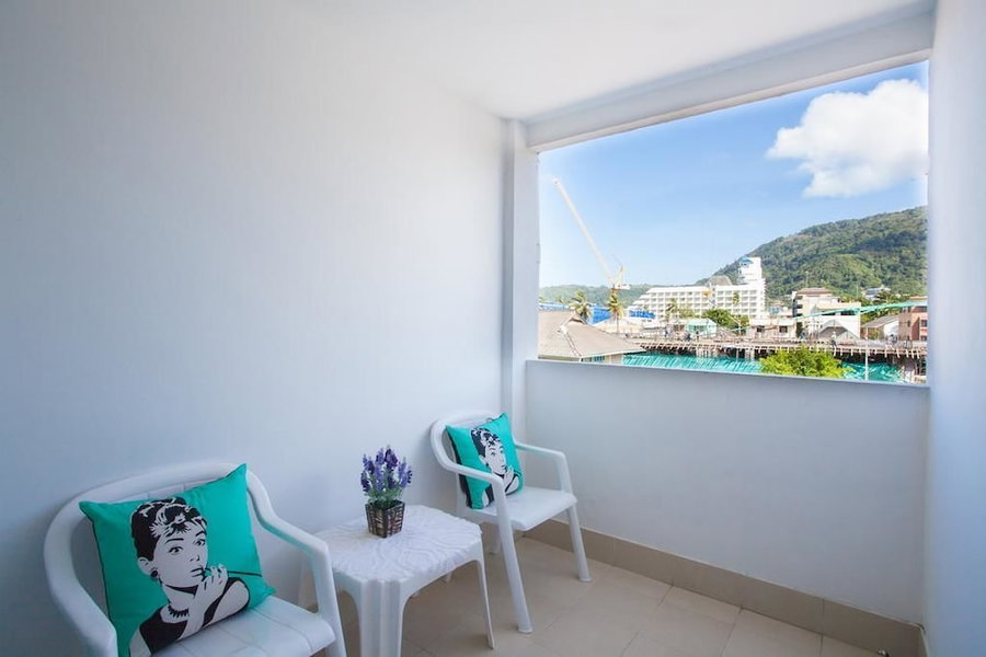Nouveau Guesthouse, คาทุ, ประเทศไทย